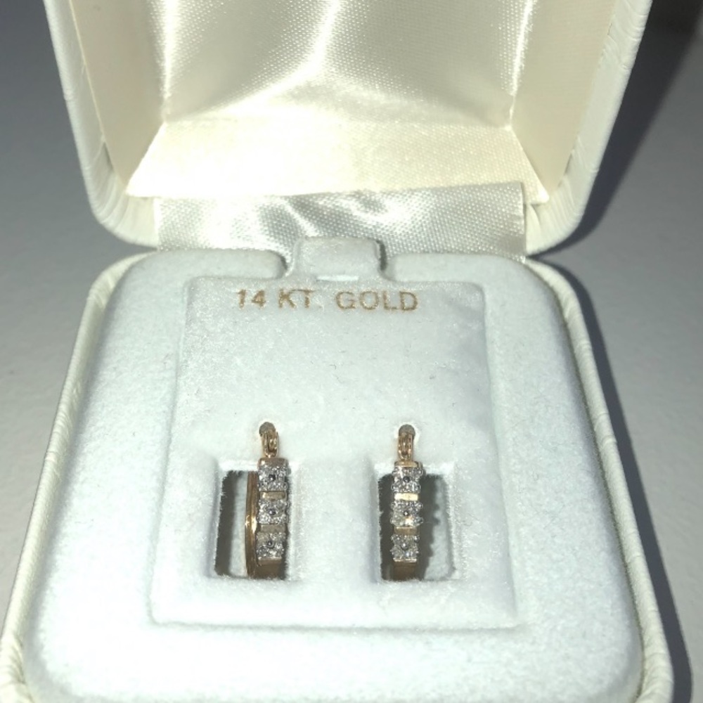 14 karat gold diamond earrings